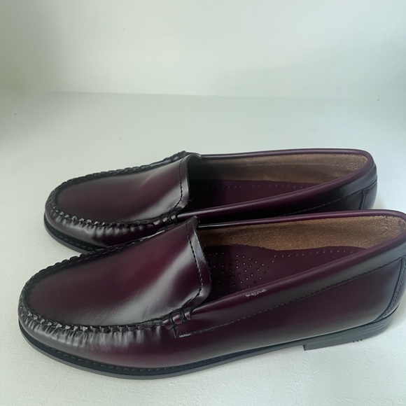 G.H. Bass weejuns Women's Dark Burgundy Loafers - Picture 2 of 5